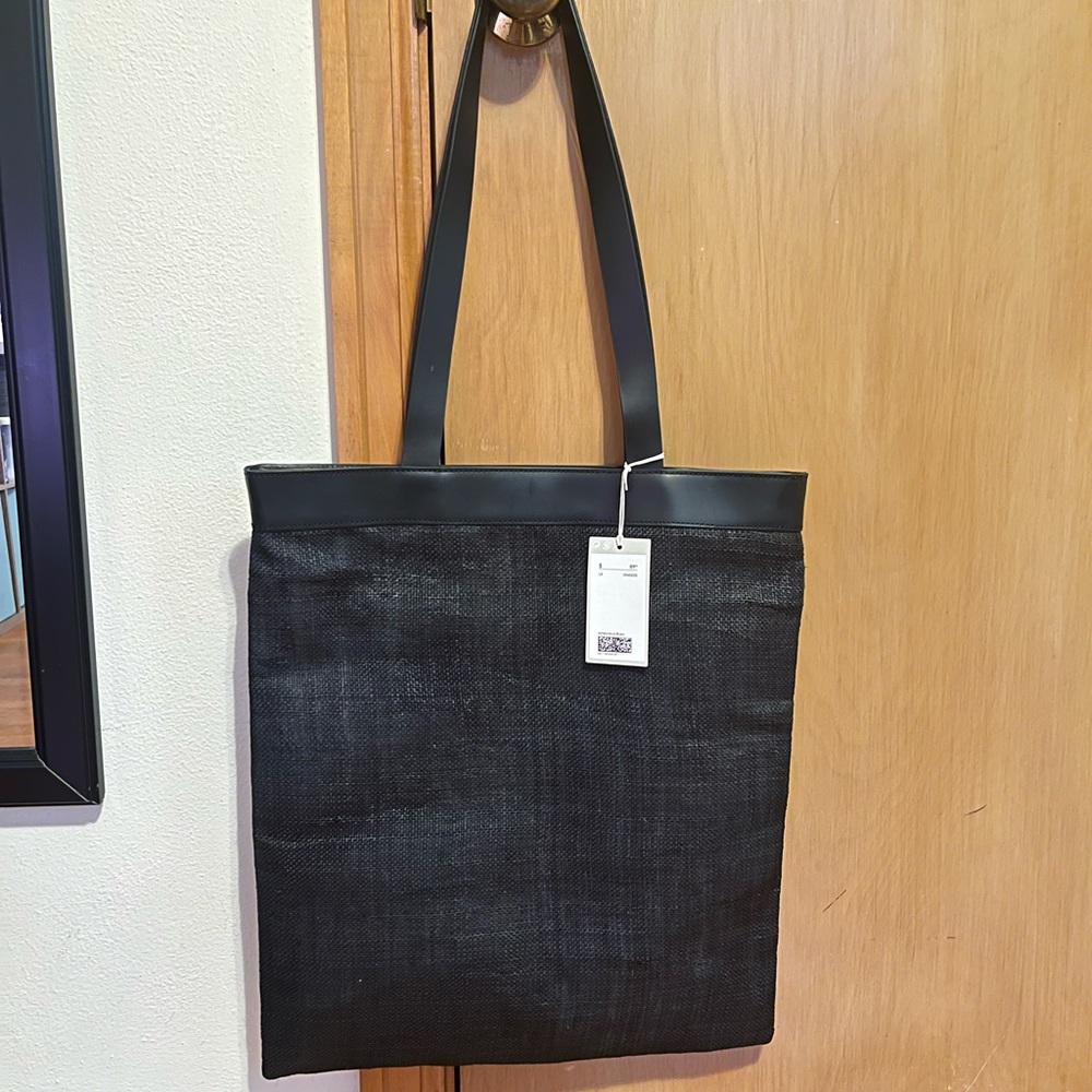 NWT COS black textured tote bag in sustainable material